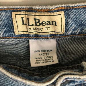 L.L. Bean classic fit mens jeans tag size 44x29 cotton‎